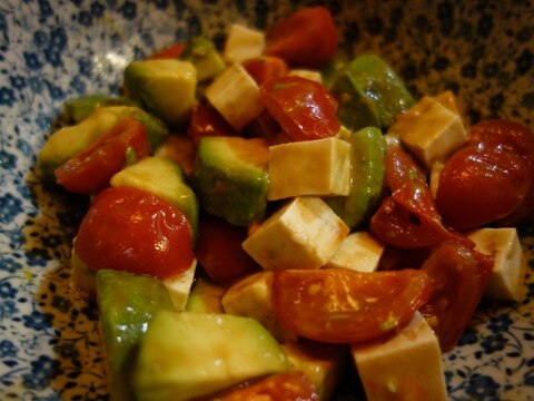 ノンオイル　トマトとアボカドと豆腐のポン酢サラダ